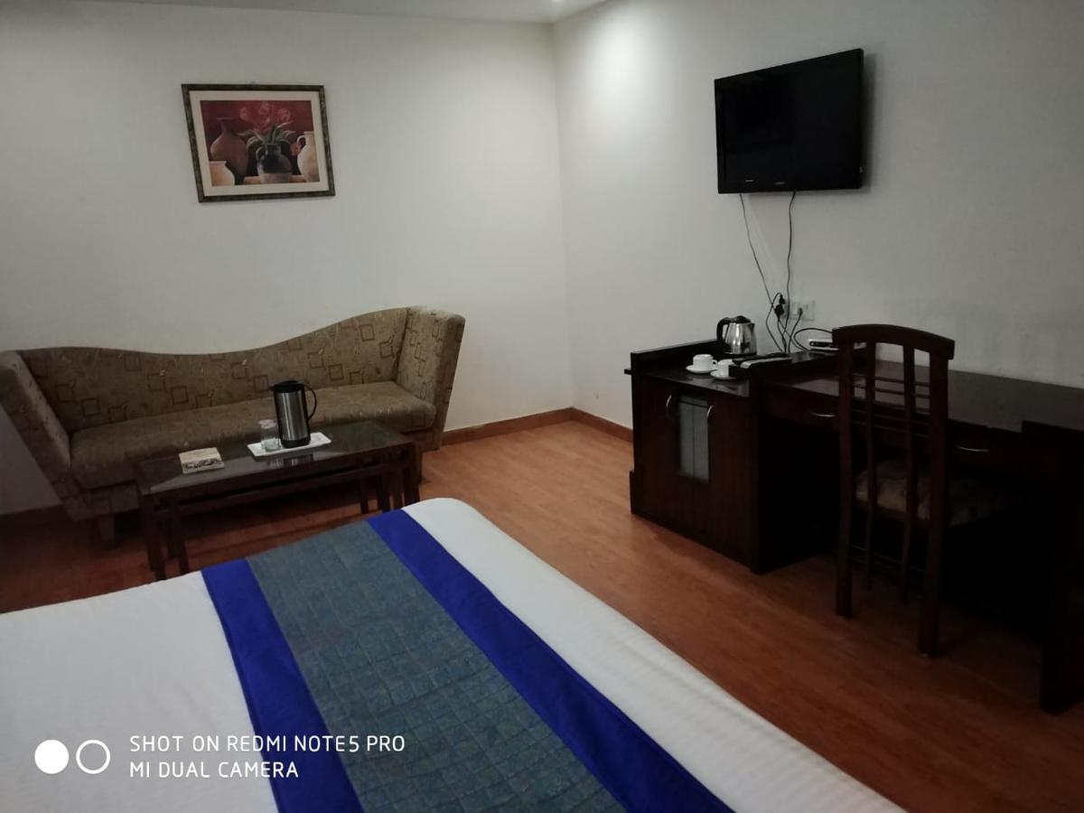 เอล์ม ทรี อมฤตสร Hotel อัมริตสา ภายนอก รูปภาพ